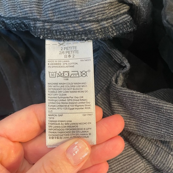 Gap black Girlfriend chinos. 2P - Picture 5 of 6